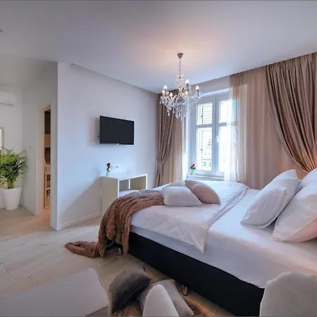 Via Porto 4* Split