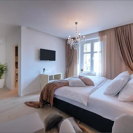 Via Porto 4*