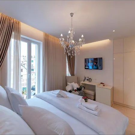 Konukevi Via Porto 4*