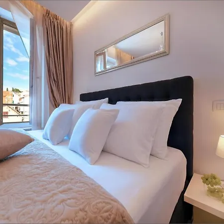 Via Porto 4* سبليت