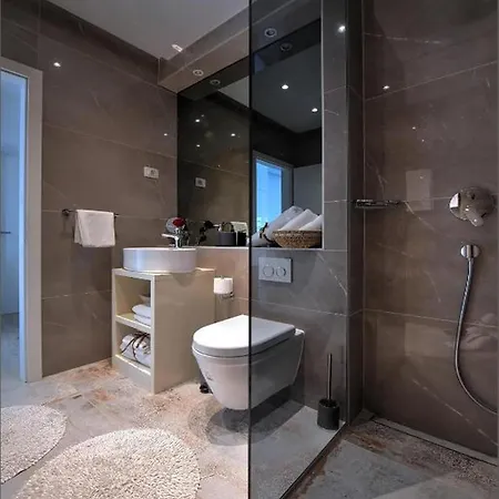 Konukevi Via Porto 4*