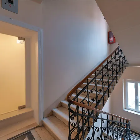 Via Porto Konukevi 4*