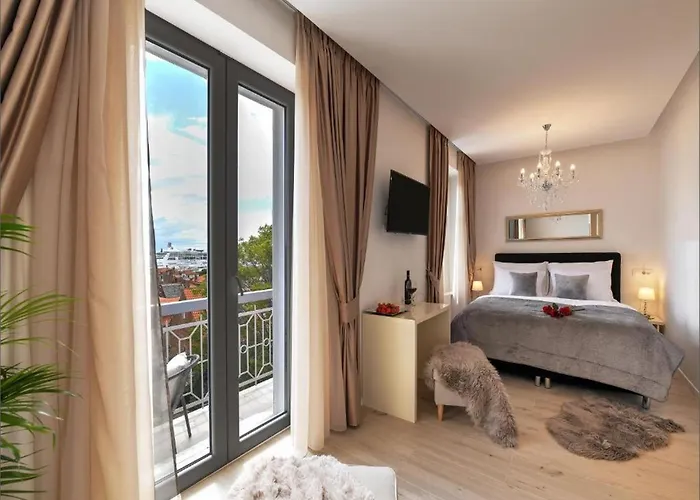 Via Porto 4* スプリト